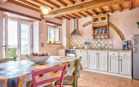 Villa Vita Bella: Meubles, Design Intérieur, Mur, Sol, Bois, Cuisine, Sol, Domicile, Plafond, Pièce