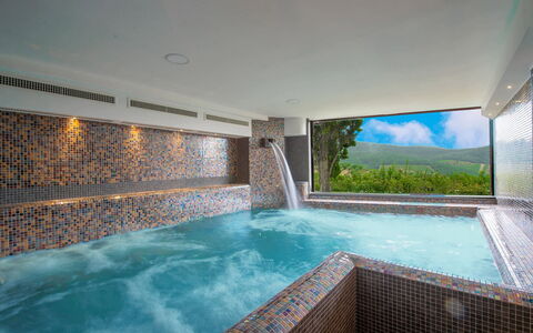 Villa Marinella: Piscine, Recours, Hôtel, Jacuzzi, Baignoire, Eco Hôtel