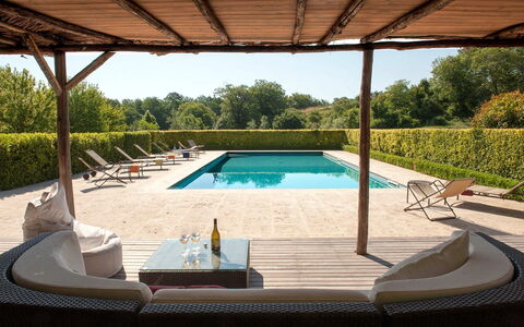 Villa Collombroso: Piscine, Mobilier De Jardin, Meubles, Recours, Balancelle, Ombre, Composite, Loisir, Chaise, Jardin