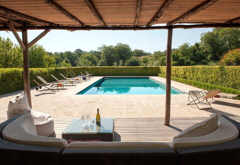 Villa Collombroso: Piscine, Mobilier De Jardin, Meubles, Recours, Balancelle, Ombre, Composite, Loisir, Chaise, Jardin