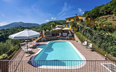 Villa delle Rose: Colline, Chaîne De Montagnes, Station De Montagne, Vallée, Piscine, Village, Crête, Ville Resort, Eco Hôtel, Village De Montagne