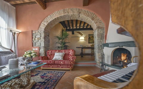 Villa delle Rose: Meubles, Design Intérieur, Mur, Sol, Chaise, Sol, Éclairage, Plafond, Canapé, Salon