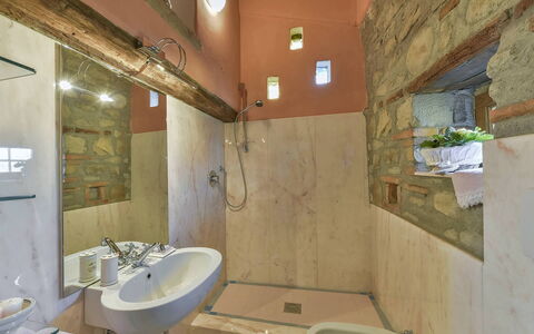 Villa delle Rose: Sol, Mur, Design Intérieur, Sol, Plafond, Luminaire Plomberie, Salle De Bains, Éclairage, Meubles, Pièce