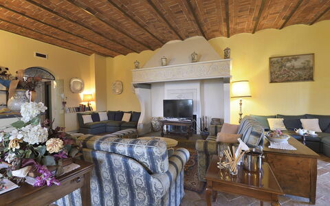 Villa Michelangelo: Meubles, Mur, Design Intérieur, Sol, Canapé, Salon, Chaise, Pièce, Domicile, Éclairage