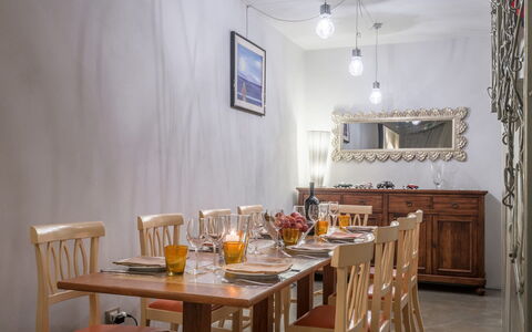 Villa Bastiano: Meubles, Design Intérieur, Mur, Bois, Table, Sol, Salle À Manger, Éclairage, Plafond, Textile