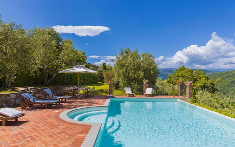 Villa Il Castagno: Bleu, Piscine, Eco Hôtel, Hacienda, Ferme, Villa, Aménagement Paysager, Recours