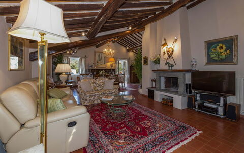 Villa Vorno: Meubles, Design Intérieur, Domicile, Chaise, Maison, Sol, Canapé, Plafond, Salon, Table