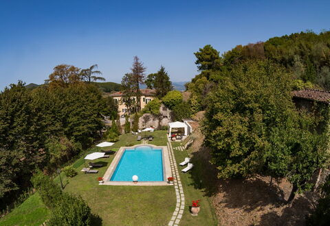 Villa Vorno: Piscine, Biens, Villa, Recours, Jardin, Hacienda, Aménagement Paysager, Eco Hôtel, Thermes, Cour