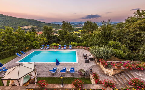 Villa Monterchi: Piscine, Eco Hôtel, Recours, Jardin, Aménagement Paysager, Biens, Ville Resort, Villa, Hacienda, Hôtel