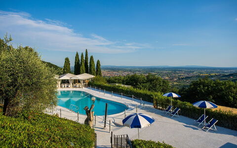 Villa la Brezza: Piscine, Recours, Mobilier De Jardin, Eco Hôtel, Aménagement Paysager, Hacienda, Ville Resort, Villa, Hôtel