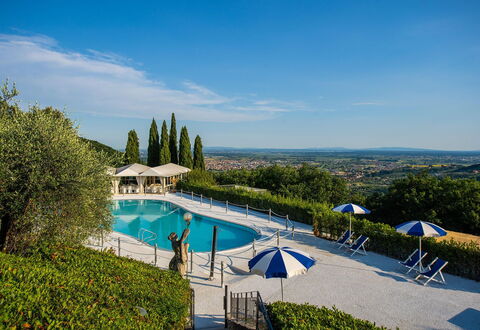 Villa la Brezza: Piscine, Recours, Mobilier De Jardin, Eco Hôtel, Aménagement Paysager, Hacienda, Ville Resort, Villa, Hôtel