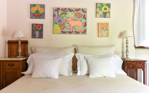 Borgo di San Biagio: Design Intérieur, Meubles, Mur, Chambre, Lit, Literie, Jaune, Coussin, Linge, Drap De Lit