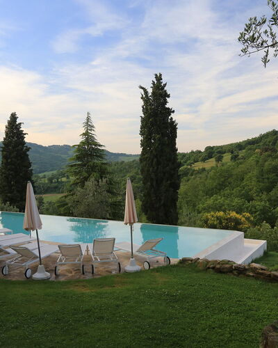 Borgo di San Biagio: Arbre, Été, Paysage, Piscine, Station De Montagne, Mobilier De Jardin, Aménagement Paysager, Mélèze, Eco Hôtel