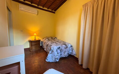 Terrazzino Margherita: Lit, Sol, Sol, Chambre, Mur, Design Intérieur, Drap De Lit, Bois, Literie, Meubles
