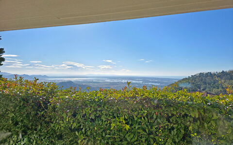 Appartamento Botrici: Ciel, Jour, Feuille, La Nature, Vert, Végétation, Horizon, Nuage, Colline, Paysage
