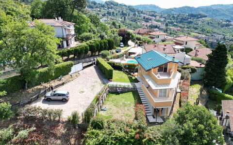 Appartamento Botrici: Maison, Toit, Zone Résidentielle, Station De Montagne, Balcon, Banlieue, Village, Eco Hôtel, Village De Montagne, Villa