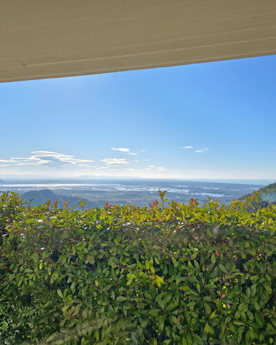 Appartamento Botrici: Ciel, Jour, Feuille, La Nature, Vert, Végétation, Horizon, Nuage, Colline, Paysage