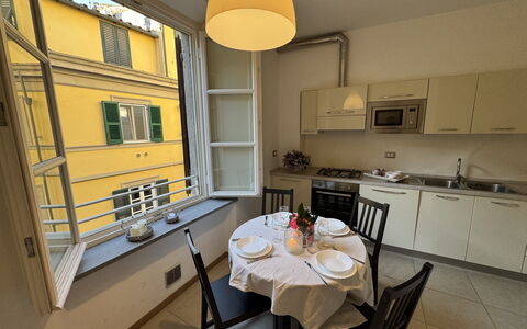 Casa Elena 13: Design Intérieur, Appartement, Chaise, Table Cuisine Et Salle A Manger, Salle À Manger, Cuisine, Comptoir, Luminaire