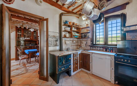 Il Giuncheto, Pool, Amazing View, Umbrian Countrys: Cuisine, Design Intérieur, Bois, Meubles, Sol, Cabinetry, Plafond, Pièce, Comptoir, Éclairage