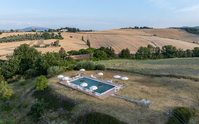 Il Giuncheto, Pool, Amazing View, Umbrian Countrys: Paysage, Piscine, Plaine, Lot Terre, Biens, Photographie Aérienne, Vue Du Ciel, Aménagement Paysager, Plantation, Champ