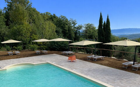 Borgo Antico, Pool, Barberino del Mugello: Piscine, L'Eau, Mobilier De Jardin, Meubles, Recours, Parapluie, Eco Hôtel, Ombre, Chaise, Thermes