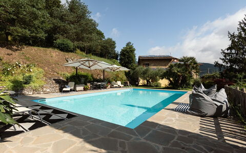 Villa Essiccatoio: Piscine, Mobilier De Jardin, Recours, Dalle, Parapluie, Composite, Loisir, Eco Hôtel, Chaise, Ombre