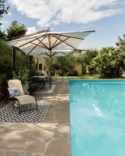 Villa Essiccatoio: Piscine, Mobilier De Jardin, Dalle, Meubles, Parapluie, Ombre, Recours, Chaise, Eco Hôtel, Composite
