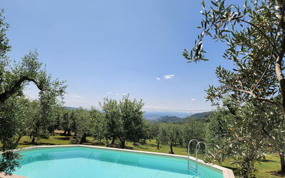 Il Casale di San Jacopo con Piscina Privata: Bleu, Piscine, Ombre, Arrière-Cour, Aménagement Paysager, Jardin, Eco Hôtel, Biens, Recours, Cour