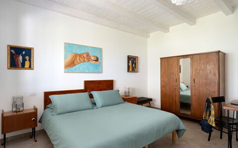 Villa Ombrone: Lit, Meubles, Chambre, Mur, Sol, Design Intérieur, Sol, Literie, Bois, Drap De Lit