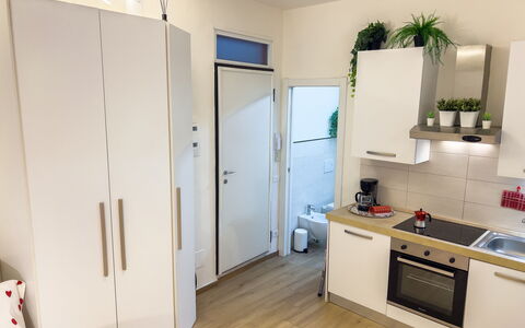 Studio Piccolo al Verticale - Levanto: Sol, Design Intérieur, Meubles, Cuisine, Bois, Sol, Appareil De Cuisine, Comptoir, Cabinetry, Principaux Appliance