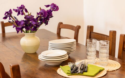 Il Leccio, Vinci, Private Pool and Tennis: Meubles, Vaisselle, Table, Bois, Salle À Manger, Serveware, Table Cuisine Et Salle A Manger, Design Intérieur, Drinkware, Vaisselle