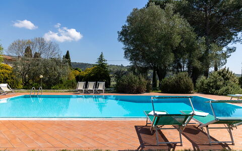 Il Leccio, Vinci, Private Pool and Tennis: Piscine, Recours, Eco Hôtel, Hacienda, Villa