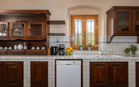 Il Leccio, Vinci, Private Pool and Tennis: Cuisine, Bois, Design Intérieur, Cabinetry, Comptoir, Sol, Meubles, Placard, Domicile, Tache De Bois