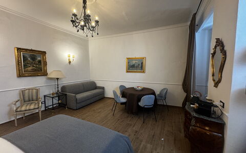 Maison D'Alice: Meubles, Design Intérieur, Sol, Sol, Plafond, Chambre, Éclairage, Pièce, Drap De Lit, Lit