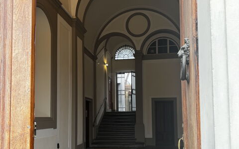 Maison D'Alice: Plafond, Cambre, Design Intérieur, Verre, Moulage, Colonne, Daylighting, Arcade, Manoir