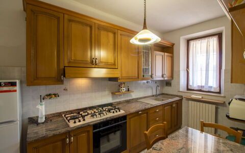 Gli Ulivi: Cuisine, Comptoir, Appareil De Cuisine, Cabinetry, Bois, Design Intérieur, Principaux Appliance, Sol, Evier, Meubles
