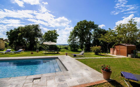 Gli Ulivi: Piscine, Jardin, Ombre, Mobilier De Jardin, Aménagement Paysager, Biens, Loisir, Arrière-Cour, Pelouse, Cour