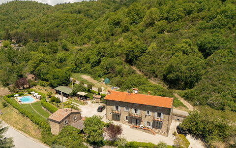 Casa Ivan: Aliments, Biens, Village De Montagne, Nourriture À Manger Avec Les Doigts, Ferme, Eco Hôtel