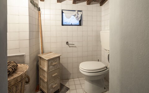 La Casa del Grillo Parlante: Siège De Toilette, Mur, Luminaire Plomberie, Toilette, Salle De Bains, Sol, Sol, Design Intérieur, Plomberie, Tuile