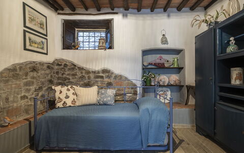 La Casa del Grillo Parlante: Meubles, Mur, Design Intérieur, Bois, Chambre, Sol, Linge, Domicile, Lit, Pièce