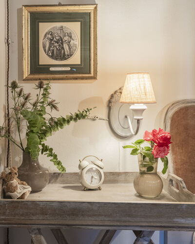 La Casa del Grillo Parlante: Meubles, Design Intérieur, Éclairage, Cadre, Pot De Fleur, Pièce, Matériau Naturel, Plante D'Appartement, Lampe, Salon