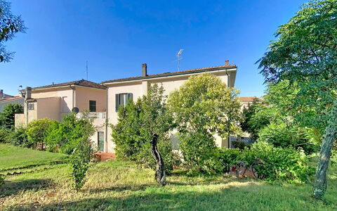 Lucia e Francesco: Arbuste, Zone Résidentielle, Domicile, Jardin, Pelouse, Biens, Banlieue, Cour, Aménagement Paysager, Arrière-Cour