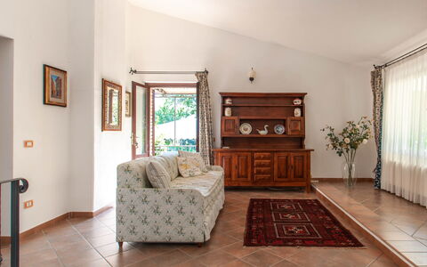 House in the Woods, Pool and Relax in Umbria: Meubles, Design Intérieur, Sol, Sol, Canapé, Bois, Pièce, Plafond, Salon, Table