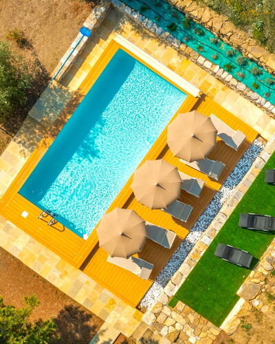 Villa la Guardiola: Piscine, Recours, Mobilier De Jardin, Balancelle, Eco Hôtel, Jardin, Parapluie, Ombre, Thermes, Aménagement Paysager