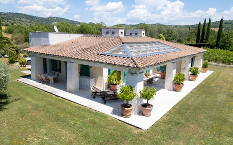 La Sorgente: Toit, Domicile, Maison, Zone Résidentielle, Biens, Chalet, Ferme, Porte, Jardin, Ombre