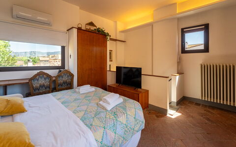 Casa dello Scrittore: Chambre, Design Intérieur, Lit, Drap De Lit, Sol, Literie, Plafond, Pièce, Appartement, Sol