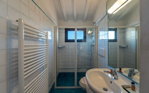 Casa dello Scrittore: Sol, Plafond, Design Intérieur, Sol, Pièce, Luminaire Plomberie, Appartement, Plomberie, Salle De Bains, Robinet