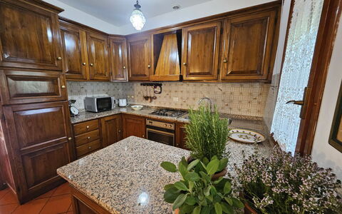 Alle Gardenie: Cuisine, Comptoir, Appareil De Cuisine, Cabinetry, Principaux Appliance, Sol, Meubles, Bois, Design Intérieur, Evier