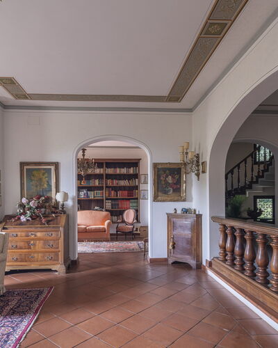 Villa Golly: Meubles, Design Intérieur, Sol, Sol, Plafond, Pièce, Chaise, Salon, Moulage, Cadre
