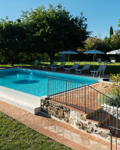 Villa Santa Barbara: Piscine, Bleu, Recours, Eco Hôtel, Ombre, Jardin, Caractéristique De L'Eau, Hacienda, Biens, Mobilier De Jardin